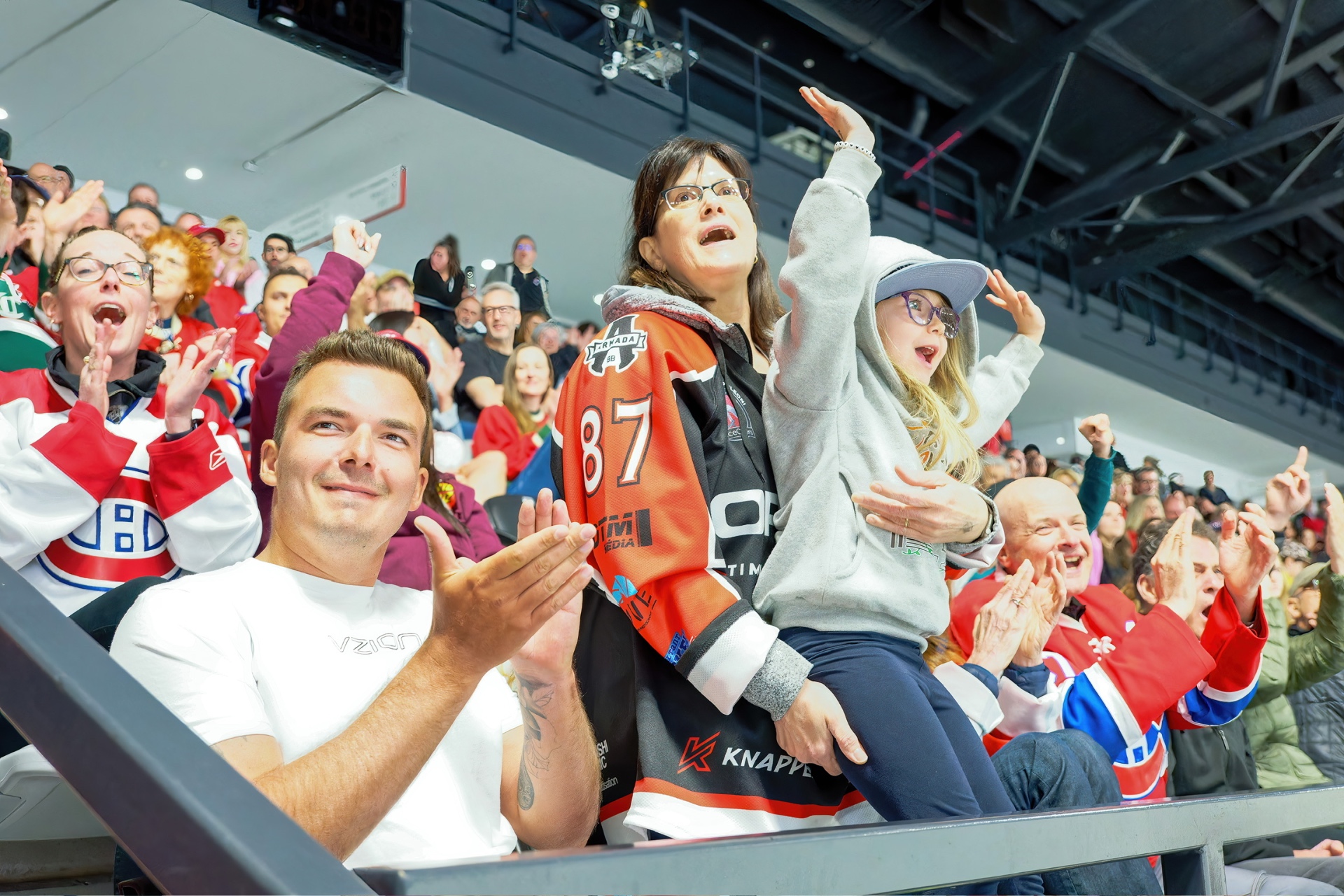 Familles qui applaudissent
